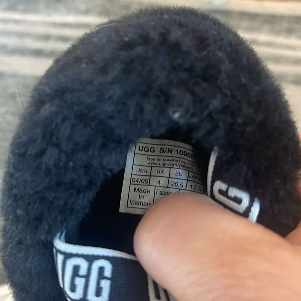 UGG Black Fluff Yeah Slide slippers